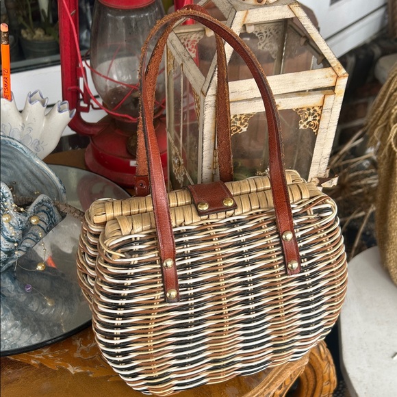 Vintage Brown and Tan Woven Wicker & Leather Handbag - Picture 4 of 12